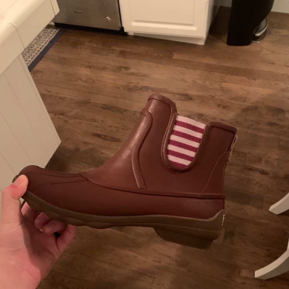 Sperry boots NIB